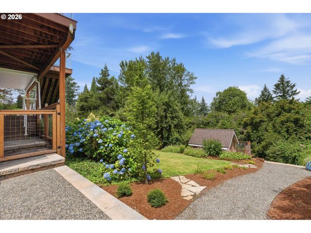 6331 Sw BRUGGER St, Portland, OR 97219