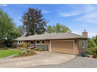 6331 Sw BRUGGER St, Portland, OR 97219