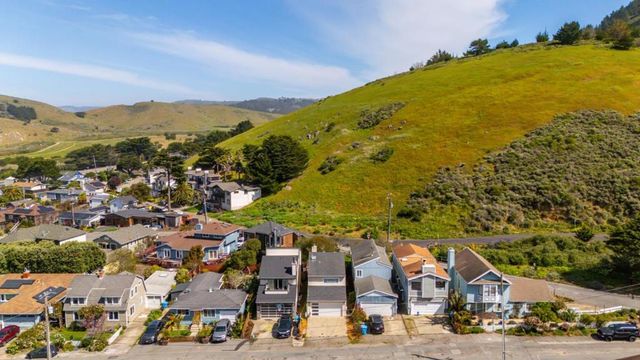 495 Ebken Street, Pacifica, CA 94044