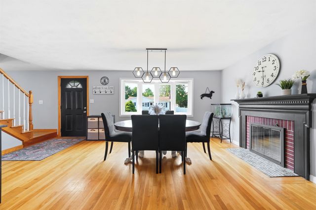 22 Colonial Drive, Salem, NH 03079