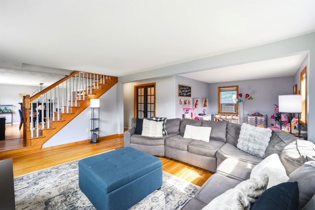22 Colonial Drive, Salem, NH 03079