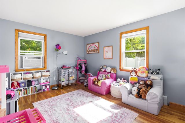 22 Colonial Drive, Salem, NH 03079