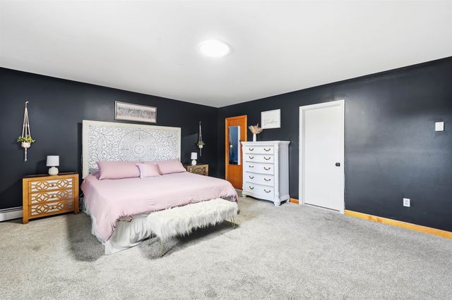 22 Colonial Drive, Salem, NH 03079