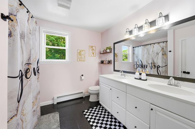 22 Colonial Drive, Salem, NH 03079