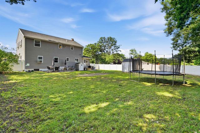 22 Colonial Drive, Salem, NH 03079