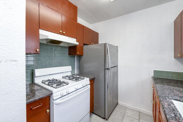 450 N Effie Street, Fresno, CA 93701