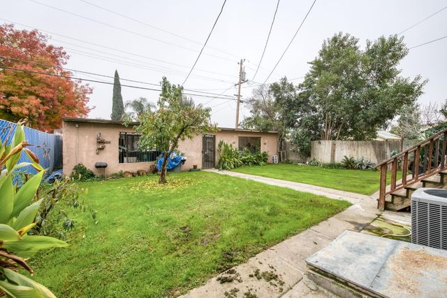 450 N Effie Street, Fresno, CA 93701