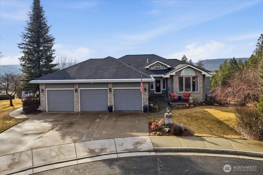 10935 N Acoma Drive, Spokane, WA 99208