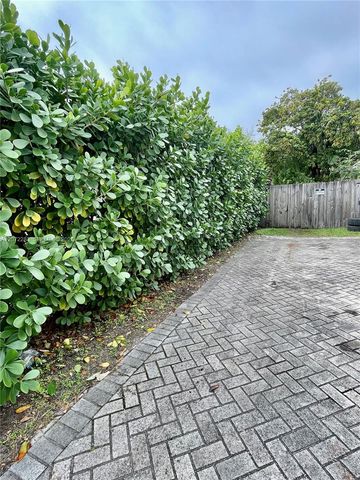 10642 SW 77th Avenue 10642, Pinecrest, FL 33156