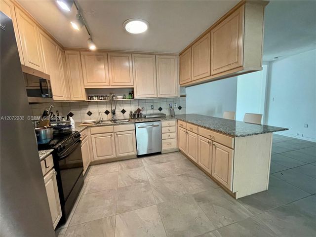 10642 SW 77th Avenue 10642, Pinecrest, FL 33156