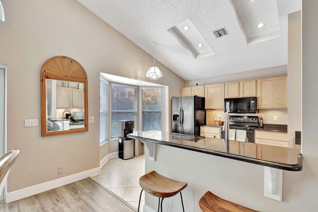 328 Hammocks Trail, Greenacres, FL 33413