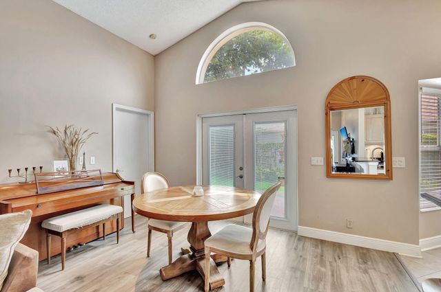 328 Hammocks Trail, Greenacres, FL 33413