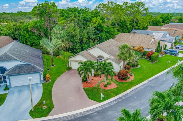 328 Hammocks Trail, Greenacres, FL 33413