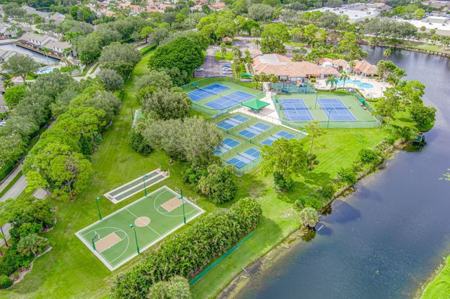 328 Hammocks Trail, Greenacres, FL 33413