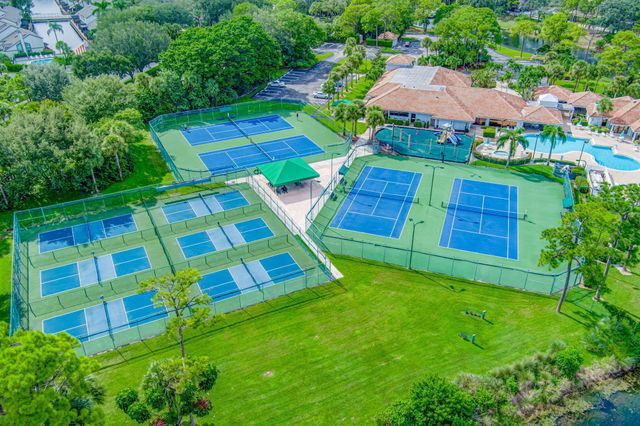 328 Hammocks Trail, Greenacres, FL 33413