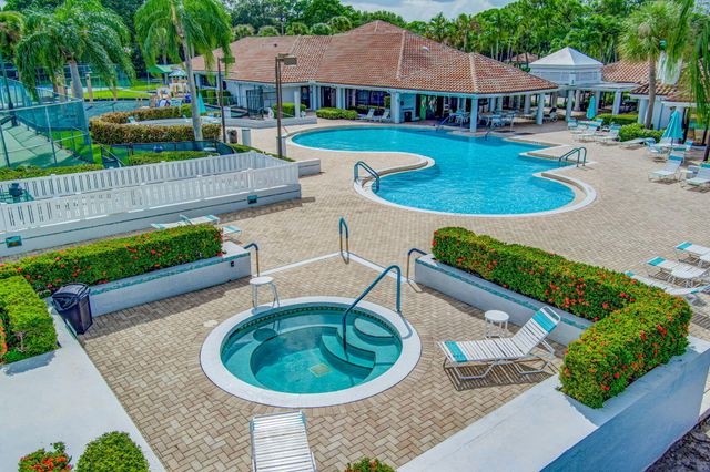 328 Hammocks Trail, Greenacres, FL 33413