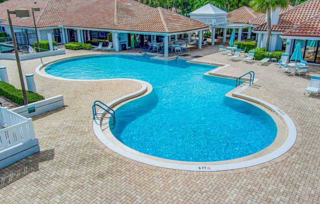 328 Hammocks Trail, Greenacres, FL 33413