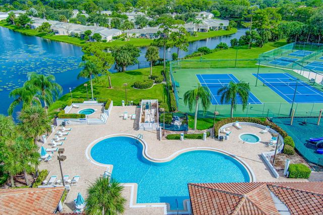 328 Hammocks Trail, Greenacres, FL 33413