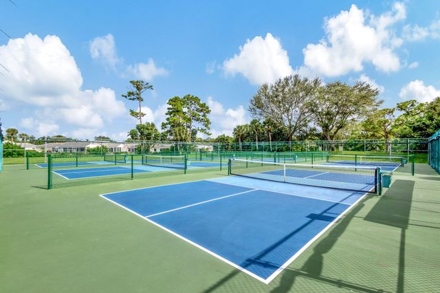 328 Hammocks Trail, Greenacres, FL 33413