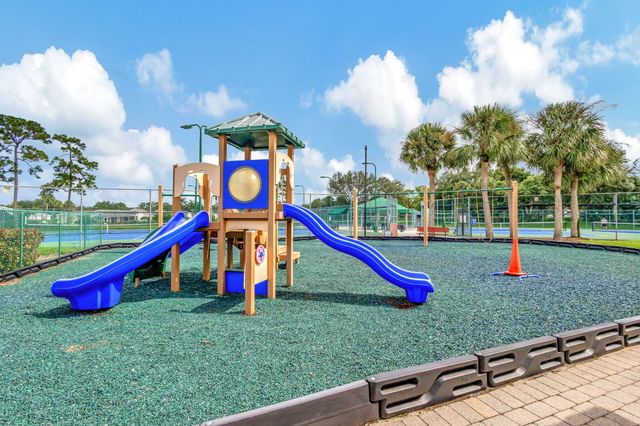 328 Hammocks Trail, Greenacres, FL 33413