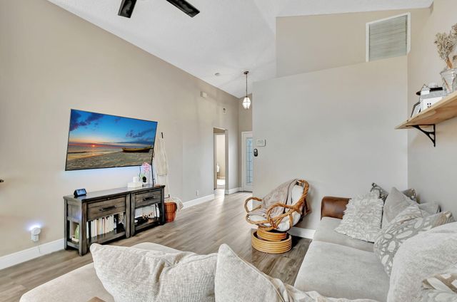 328 Hammocks Trail, Greenacres, FL 33413