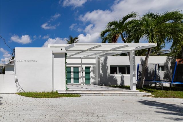 1215 N Biscayne Point Rd, Miami Beach, FL 33141