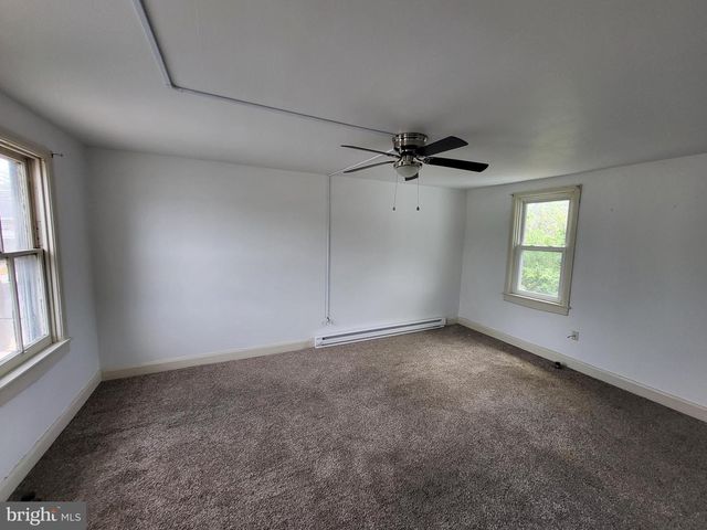 446 E QUEEN ST, Chambersburg, PA 17201