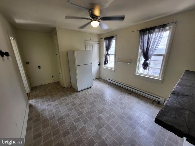 446 E QUEEN ST, Chambersburg, PA 17201