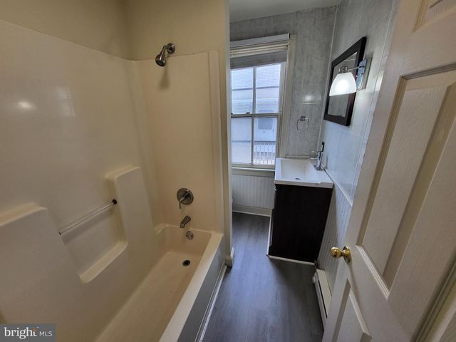 446 E QUEEN ST, Chambersburg, PA 17201