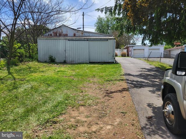 446 E QUEEN ST, Chambersburg, PA 17201