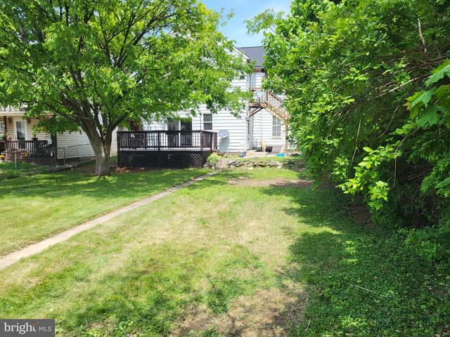 446 E QUEEN ST, Chambersburg, PA 17201
