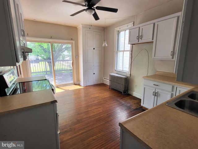 446 E QUEEN ST, Chambersburg, PA 17201