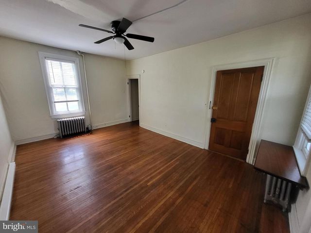 446 E QUEEN ST, Chambersburg, PA 17201