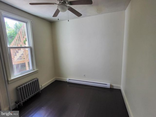 446 E QUEEN ST, Chambersburg, PA 17201