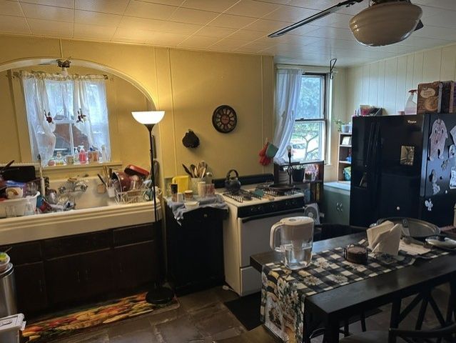 308 Phillips St, New Castle, PA 16101