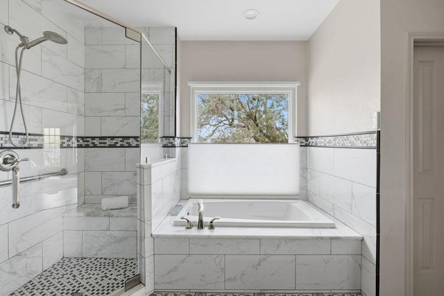 1015 Sunset Canyon DR N, Dripping Springs, TX 78620