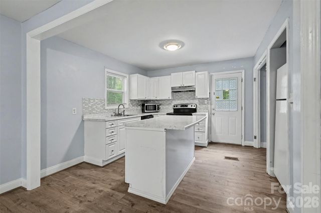 802 Stowe Drive, Lowell, NC 28098