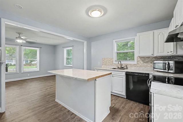 802 Stowe Drive, Lowell, NC 28098
