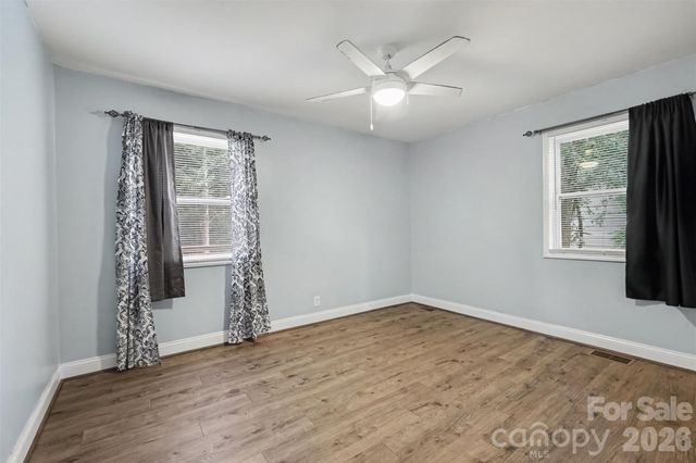 802 Stowe Drive, Lowell, NC 28098