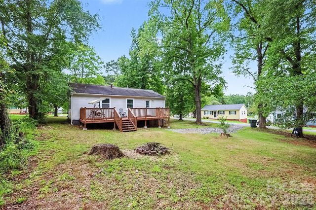 802 Stowe Drive, Lowell, NC 28098