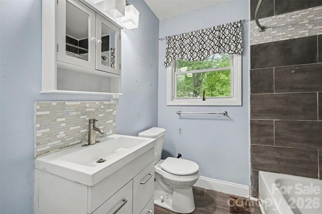 802 Stowe Drive, Lowell, NC 28098