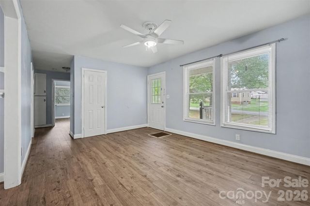 802 Stowe Drive, Lowell, NC 28098