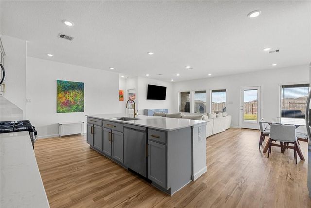 2018 Penwern Alley Lane, League City, TX 77573