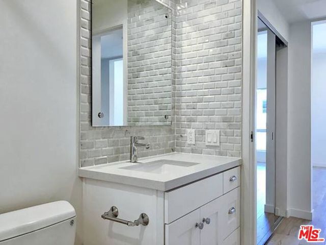301 S SWALL Drive 202, Los Angeles, CA 90048