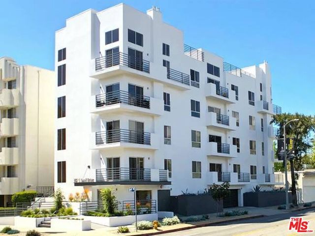 301 S SWALL Drive 202, Los Angeles, CA 90048
