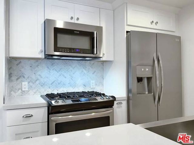 301 S SWALL Drive 202, Los Angeles, CA 90048