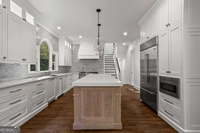 1235 W Garmon Road NW, Sandy Springs, GA 30327