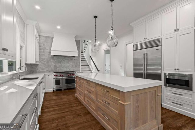 1235 W Garmon Road NW, Sandy Springs, GA 30327