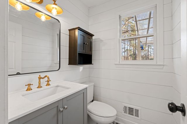 335 Tracy Lane, Moore, SC 29369