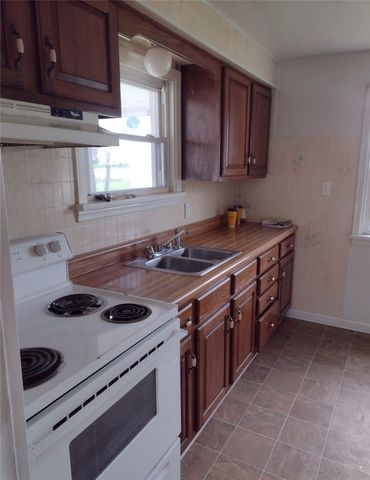 243 Kay St, Wampum, PA 16157